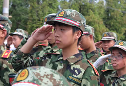 中国121军事冬令营让孩子在这里有所成长