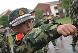 中国121军事分享表扬孩子的几个重点