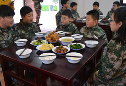 上海军事化管理冬令营注重孩子同理心的培养