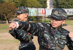 青少年参加Super军事蜕变营的八大成长