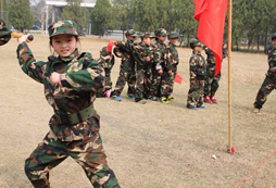 参加安徽军事冬令营全面提高孩子的综合素质能力！