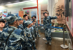 参加德戎军事冬令营规范孩子行为习惯！