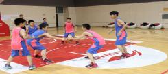 国内青少年篮球冬令营全面提升孩子篮球能力