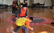 广州篮球冬令营分享双手胸前投篮的技巧