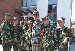 寒假参加广州军事冬令营让青少年在吃苦中成长!