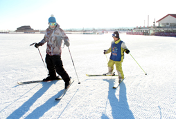 参加滑雪冬令营给孩子一个不一样的假期！