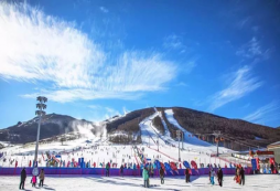 今年假期，滑雪冬令营不仅仅只是带你滑雪运动！