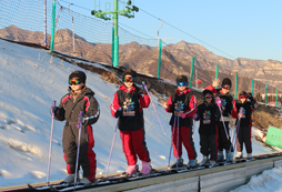 滑雪冬令营孩子寒假活动的首选！