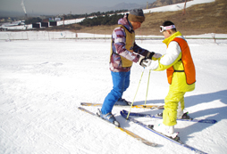 滑雪冬令营孩子假期最好的乐园！