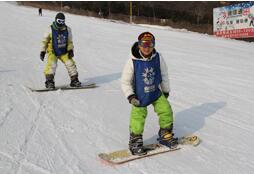 为什么要让孩子学滑雪呢?