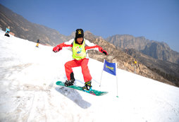 滑雪冬令营有那些课程适合零基础的孩子参加？
