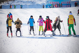 冬令营中的那些滑雪课程适合零基础的青少年参加？