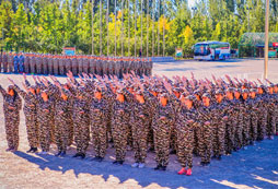 金路成长特训营让孩子学习军人品质！