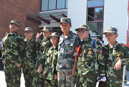 看到孩子在上海军事冬令营生活的成长