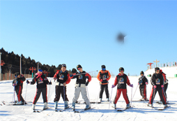 这个冬天和巨人学校冬令营一起来滑雪