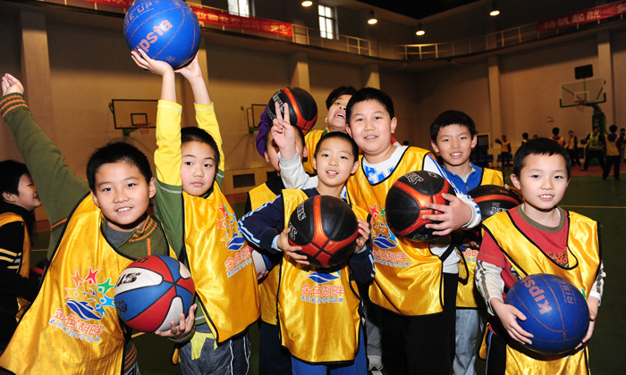 孩子参加篮球冬令营可以增长身高吗？