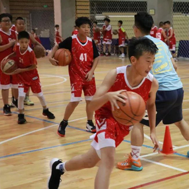 青少年参加篮球冬令营有哪些注意事项呢?