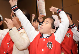 广州李阳疯狂英语冬令营让孩子快乐学习！