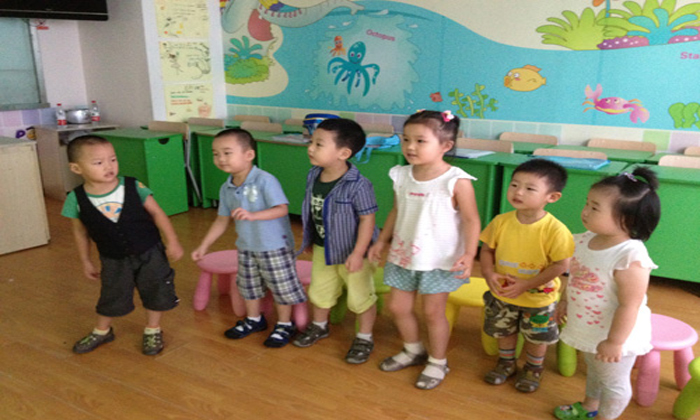 上海泡泡少儿冬令营建议家长抓住孩子学习语言关键期
