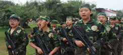 青少年军事冬令营提升孩子的综合素质