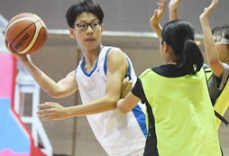 青少年参加篮球冬令营有哪些收获？