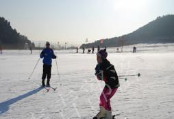 冬季参加滑雪冬令营的意义是什么？