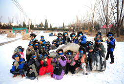 参加文化主题冬令营提升孩子人文素养