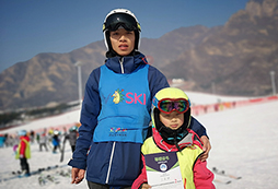 冬天与我们一起前往YuYoung青少年营地滑雪吧！