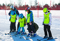YuYoung青少年营地滑雪冬令营的课程特色有哪些