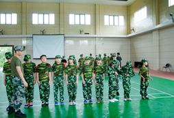 武汉军事特训冬令营如何帮助孩子变得更优秀？