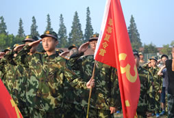 中学生参加武汉军事冬令营得到了哪些锻炼？