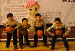 小飞人篮球冬令营基本功练习