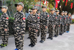 为什么深圳最强尖兵军事冬令营会这么受欢迎？