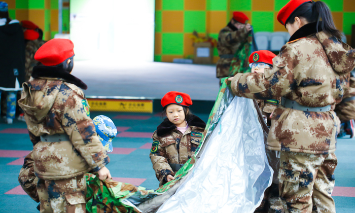 上海西点精英女兵5-7天训练，无比勇敢，逆流而上！