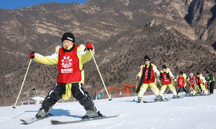 巨人冬令营介绍滑雪中的摔倒及起身