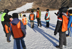 滑雪冬令营带给我们的快乐