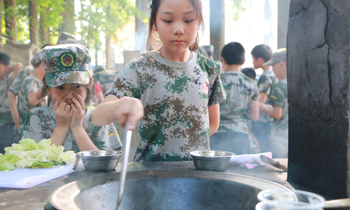 上海军事冬令营女孩可以参加吗？