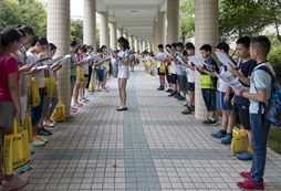 上海新东方泡泡冬令营指导孩子的学习方法