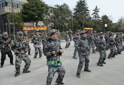 上海西点10天军事春令营为新学期学习注入活力