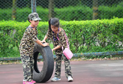 深圳反恐特战军事冬令营：学生存技能，做坚强自信青少年