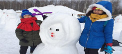 南方的同学寒假随父母一起来到北国冰雪世界