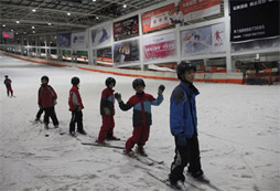 青少年冬令营老师解答北京有室内滑雪场地吗？